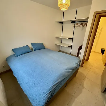 - Stationnement Gratuit