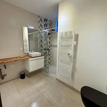 - Stationnement Gratuit Apartment *