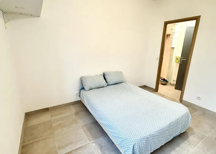 - Stationnement Gratuit Lägenhet *